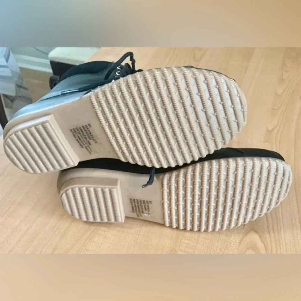 New Justfab woman’s duck boots size 8 1/2 shoes